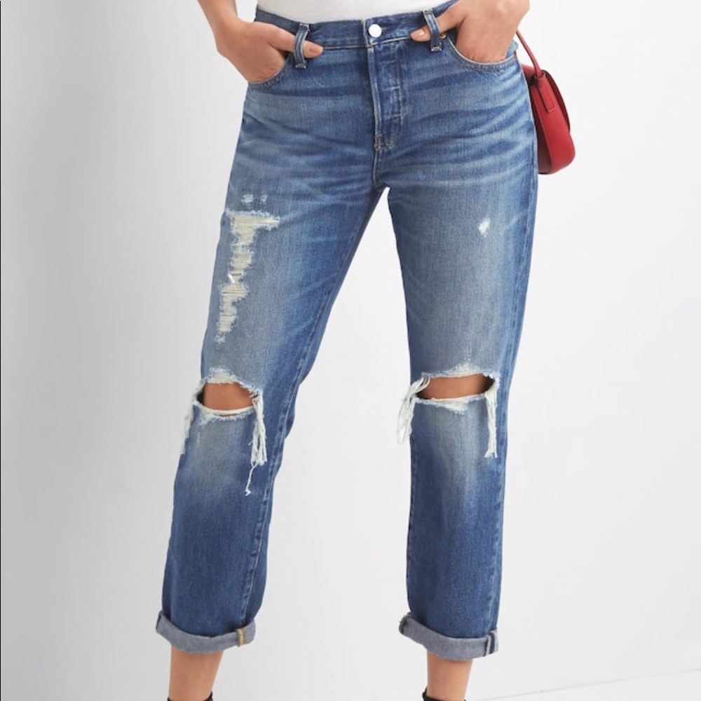 CLOSET CLEAROUT GAP Mid Rise Relaxed Boyfriend